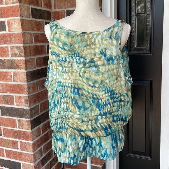 Ana Sleeveless Watercolor Top‎ - Picture 6 of 10